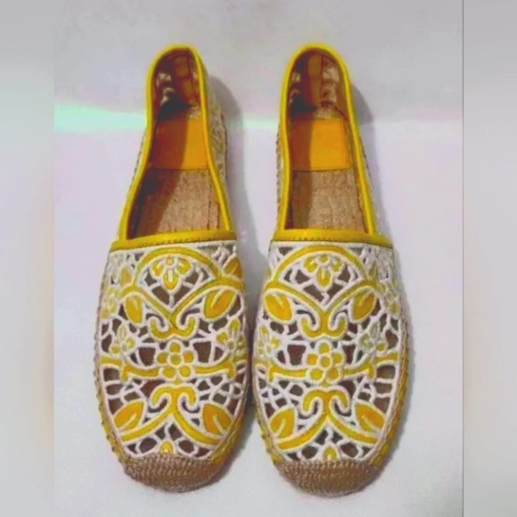 Tory Burch Womens Espadrille Flat Shoes Yellow Leather Slip On Cap Toe Floral 10 - Picture 2 of 9